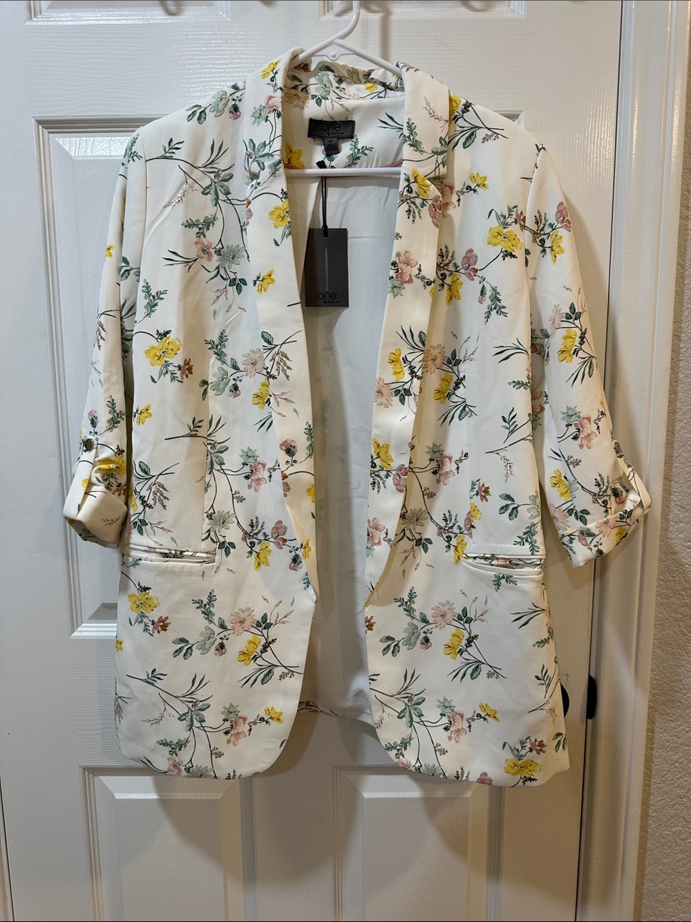 Floral Cream Lightweight Robe Jacket with Yellow & Pink Blooms